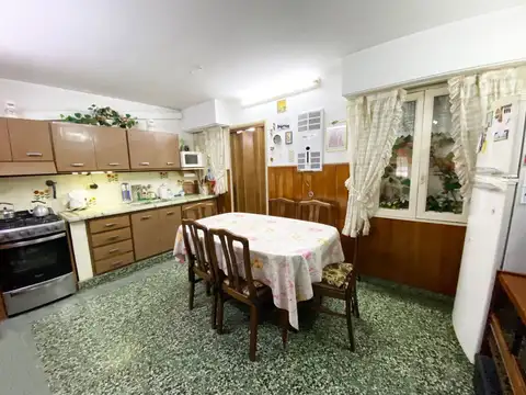 VENTA CASA 3 AMBIENTES VILLA LUZURIAGA CON COCHERA