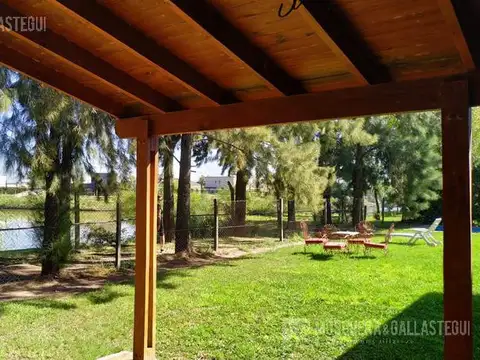 VENTA O ALQUILER ANUAL. Santa Catalina. Estilo campo. Pileta.