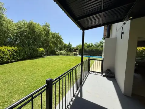 Casa 3 ambientes con 2 baños