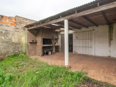 Casa 4 ambientes con 1 baño