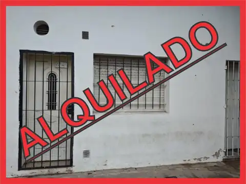 Departamento a metros de estacion Eva Duarte