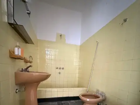 Depto Tipo Casa en Alquiler 50 años