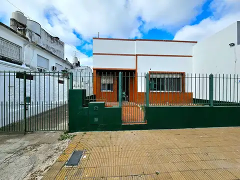 VILLA MAIPU: CASA DE 4 AMB CON JARDIN, TERRENO DE 10 x 40m
