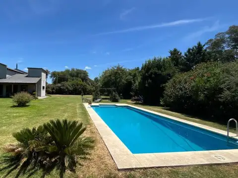 Casa 6 ambientes con 3 baños