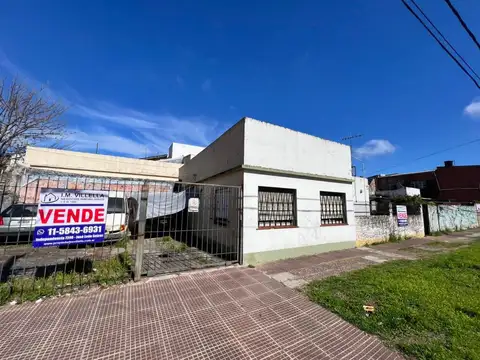 Lote propio con casa en Villa Ballester! 