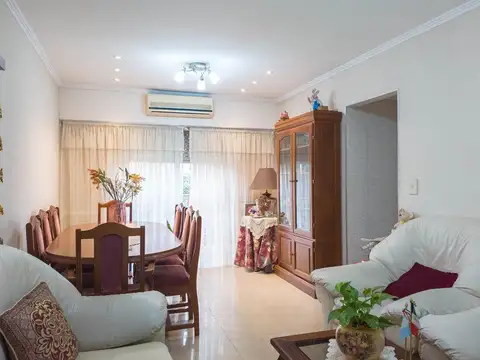DEPTO 4 AMB EN VENTA EN SARANDI A MTS DE AV MITRE