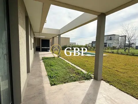 Casa en Alquiler de 3 dormitorios