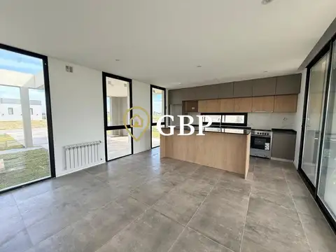 Casa en Alquiler en La Magdalena, USD 1.800