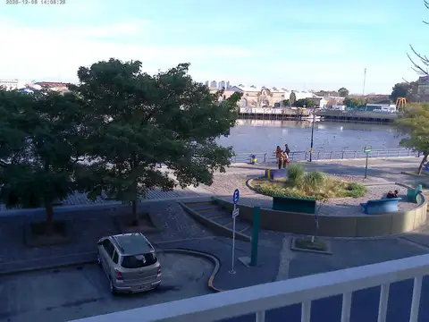 Avenida Pedro De Mendoza 1700 , Piso 1