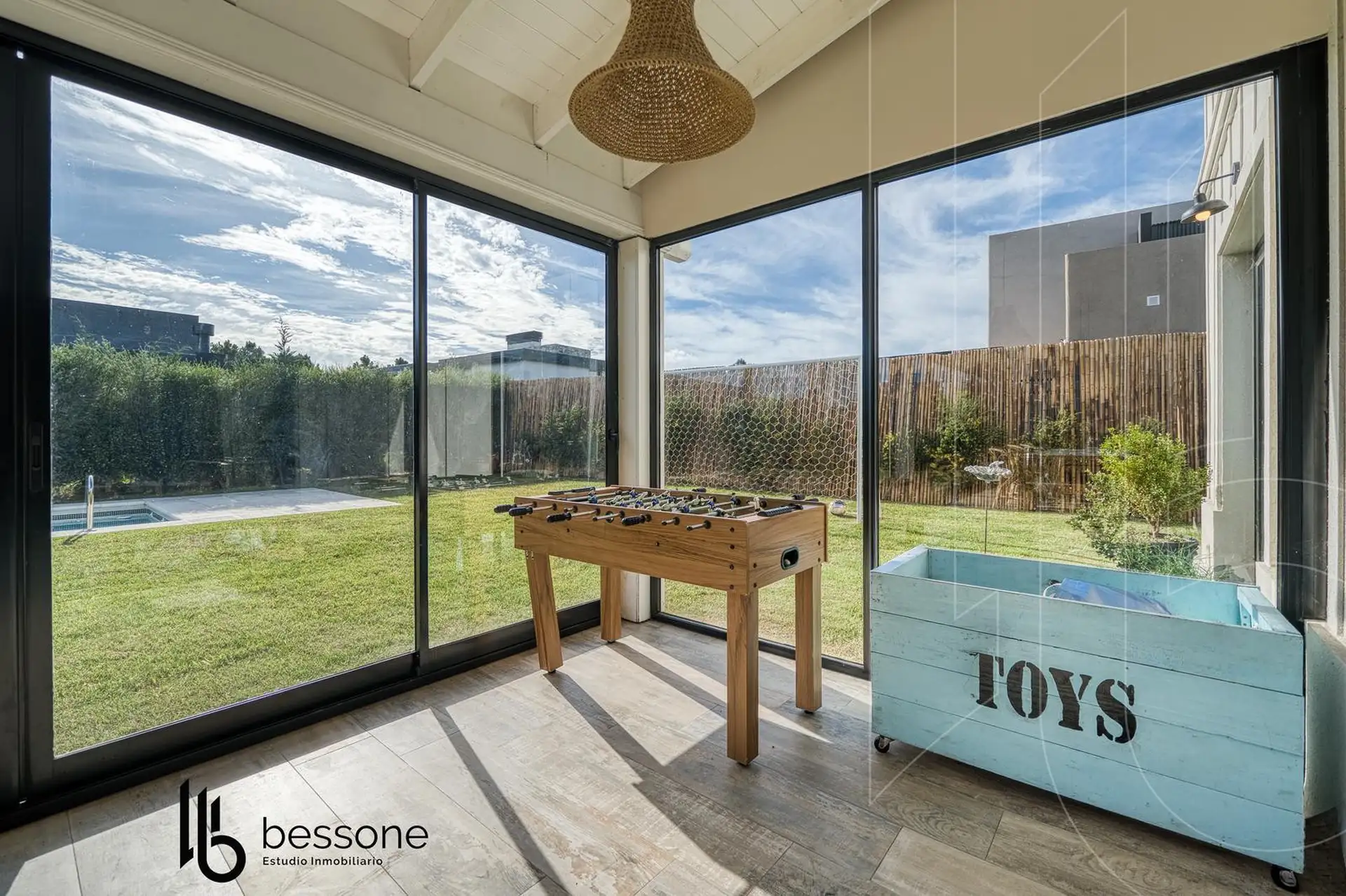 Casa 6 amb, 293m² en Rumenco con piscina y quincho