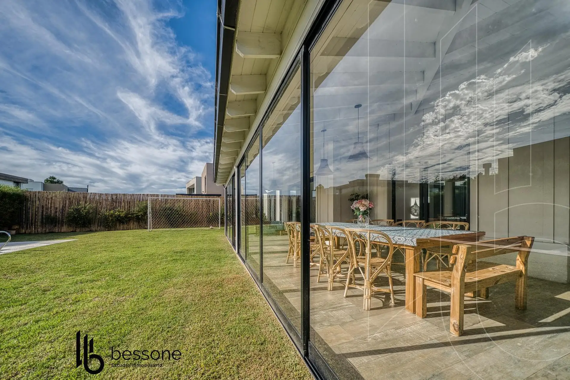 Casa 6 amb, 293m² en Rumenco con piscina y quincho