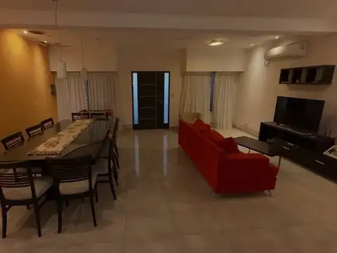 VENDO – Casa en calle Echeverría 1223, Concordia, ER.
