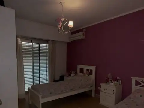 Casa 10 ambientes con 3 baños