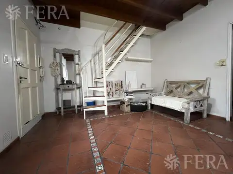 Venta PH 3 ambientes con patio en Wilde