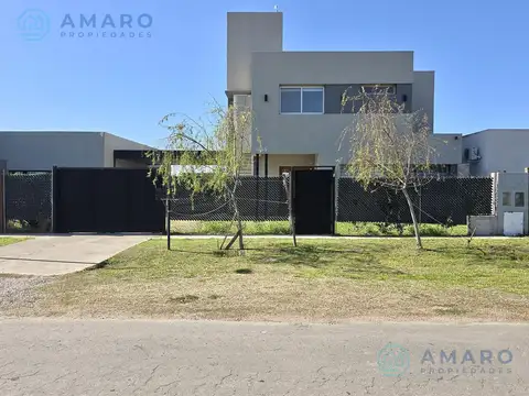 Casa en Venta en Funes, USD 243.000