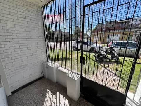 Casa 2 ambientes con 1 baño