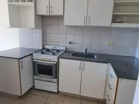 Departamento en Alquiler en Nuestra Señora De Lourdes, $ 400.000