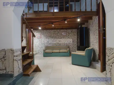 CASA DE ESTILO COLONIAL CON VIVIENDA SECUNDARIA – MERLO