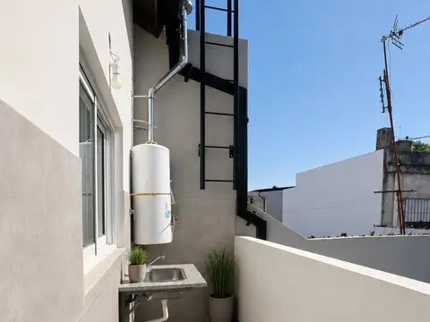 Depto Tipo Casa 2 ambientes con 2 baños