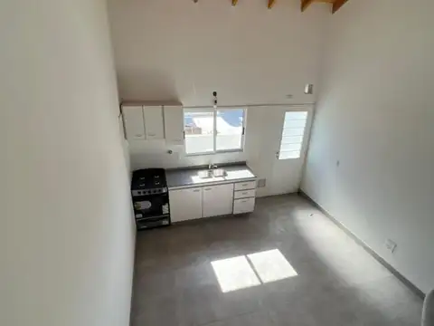 Depto Tipo Casa en Alquiler de 2 ambientes