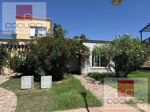 COCUCCI INMOBILIARIA VENDE casa en Punta del Lago