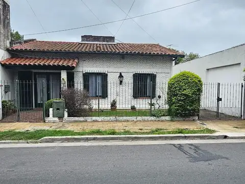 Chalet tradicional en Ituzaingo Norte