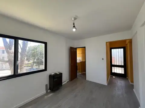 Depto Tipo Casa 2 ambientes con 1 baño
