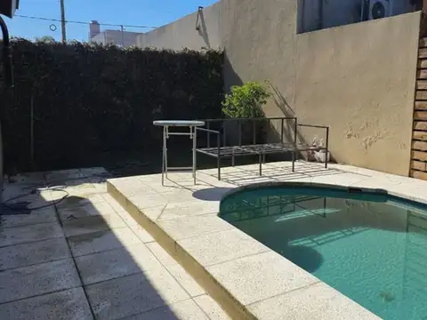 VENTA CASA 3 AMB APTO CRED PILETA FRANCISCO ALVARE