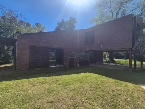 CASA QUINTA 3700M2 CON PILETA KM52 RUTA 2