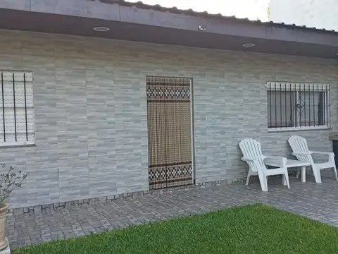 CASA 3 AMB. CON COCHERA VARIOS AUTOS