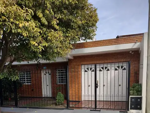 Casa en Venta en Manuel B Gonnet, USD 150.000