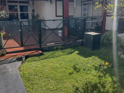 Casa en venta - 3 dormitorios 2 baños - 143mts2  - Manuel B Gonnet