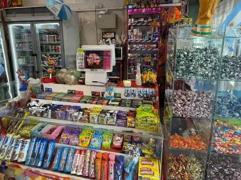 VENTA FONDO DE COMERCIO, KIOSCO 24HS, FRENTE A TERMINAL DE OMNIBUS!