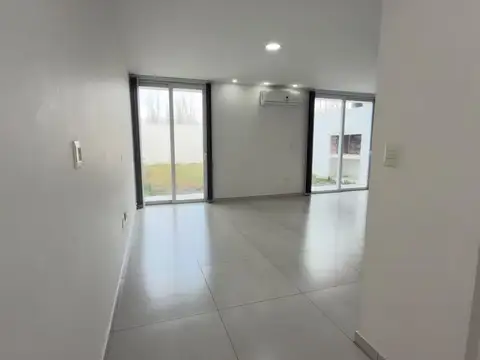 Depto Tipo Casa en Alquiler en Altos del Limay, $ 2.800.000