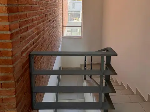 Depto Tipo Casa en Alquiler con 2 cocheras