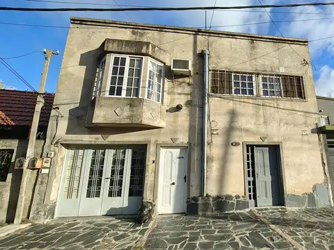 DOS Casas en venta en block en Remedios De Escalada