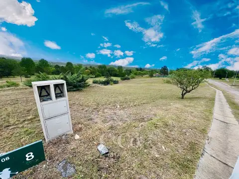 Venta Lote Premium Con Salida A La Cancha De Golf (L8,Mza8) De 1650 Mts En Country Carlos Paz Golf