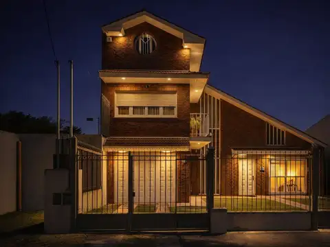 venta casa 6 ambientes con parque y quincho