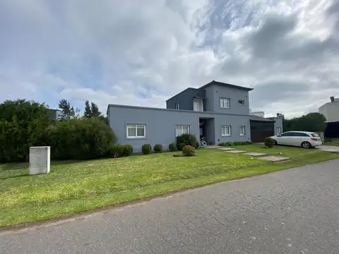 Casa en Venta en Las Golondrinas, USD 365.000