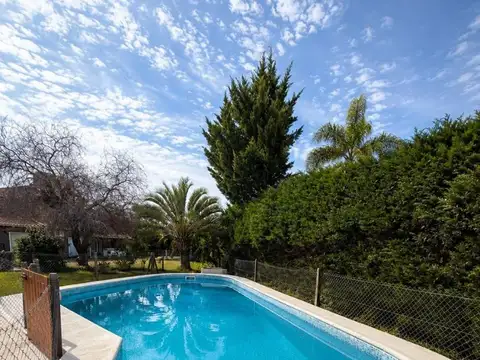 VENTA CASA COUNTRY BCO PCIA C/PILETA. MORENO