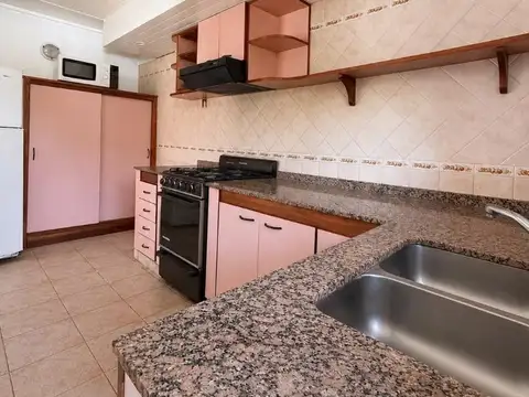 VENTA CASA COUNTRY BCO PCIA C/PILETA. MORENO