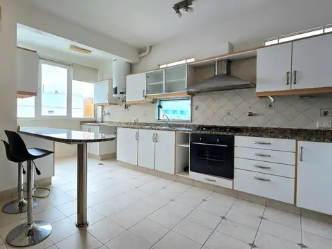 Departamento 4 ambientes con 2 baños