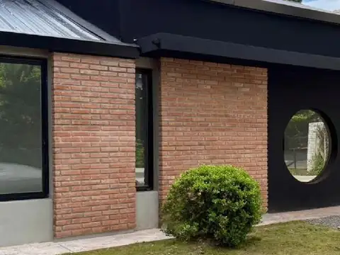 Casa 4 ambientes con 3 baños