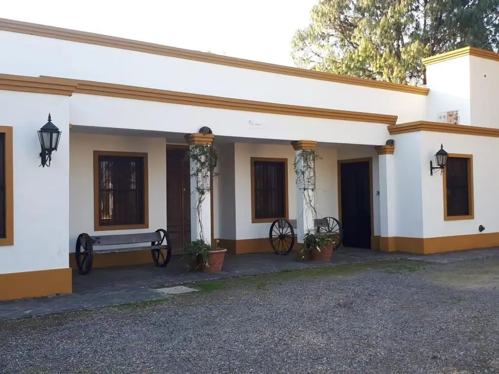 Casa en Alquiler con cochera