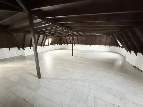 Casa en Alquiler con 1 cochera