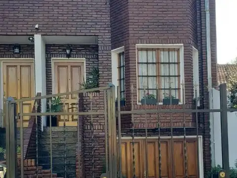 Depto Tipo Casa en Venta de 5 ambientes