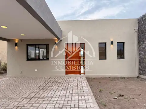 Casa 3 ambientes con 2 baños
