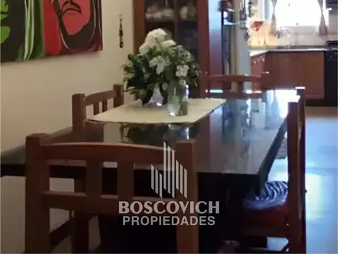 Casa 7 ambientes con 1 baño