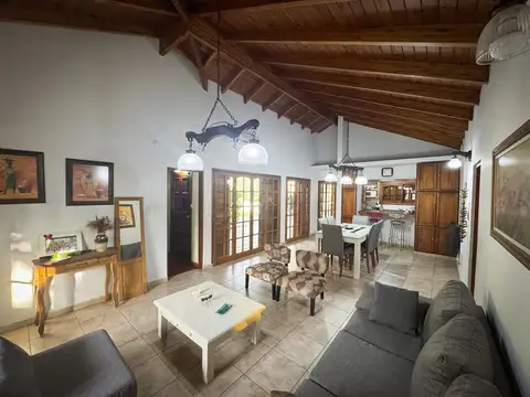 Casa 4 ambientes con 3 baños
