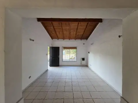 Casa 3 ambientes con 1 baño